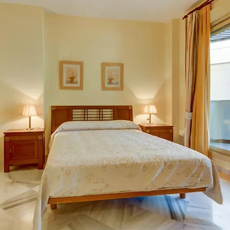 Fuente Aloha Apartment