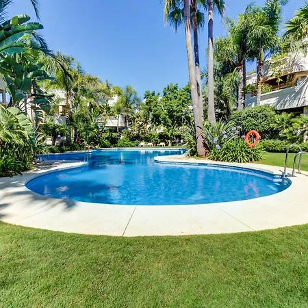 Fuente Aloha Apartment *