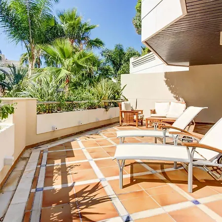 Fuente Aloha Apartment *